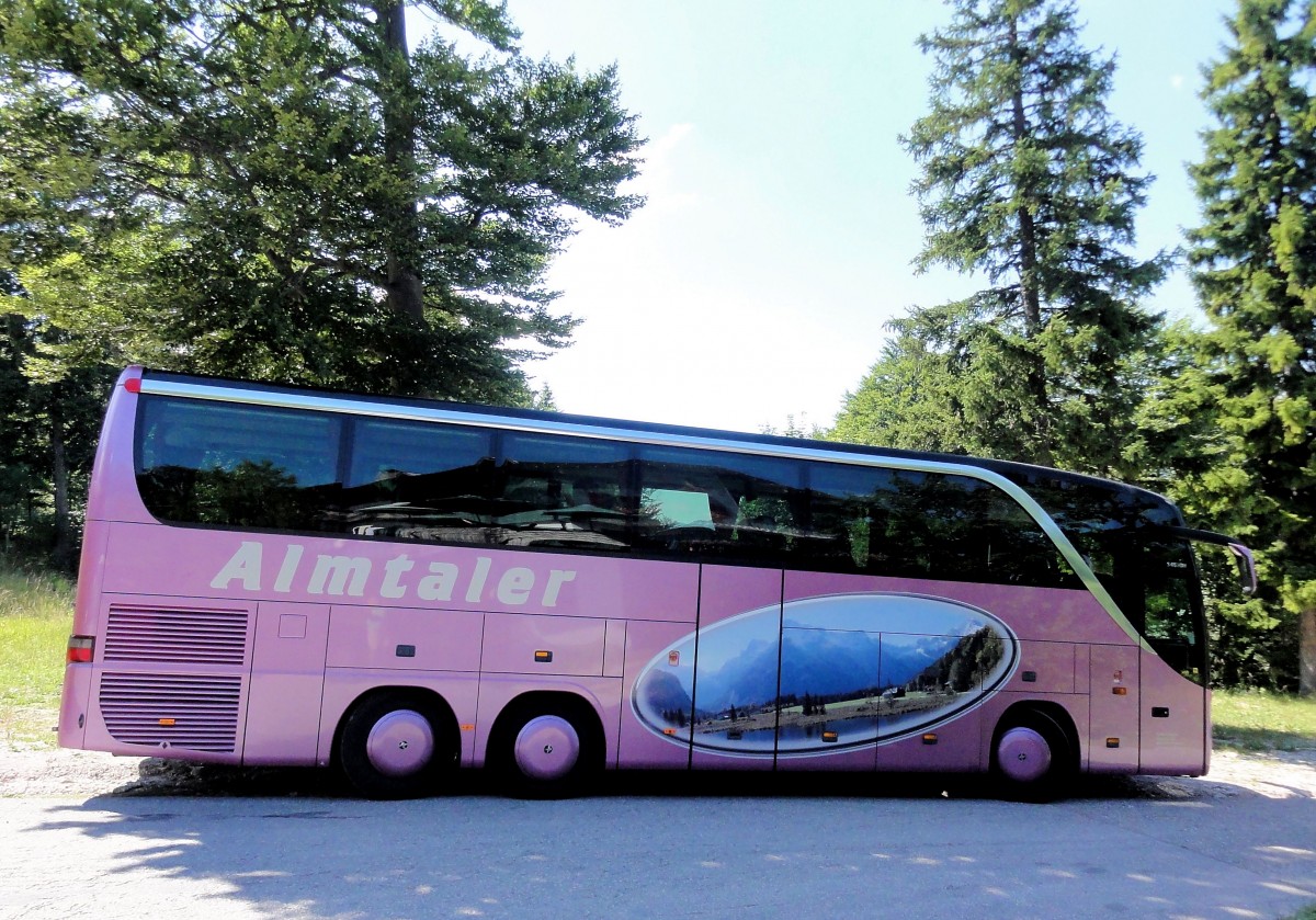 Setra 415 HDH von Erich ECKMAIR  Almtaler  aus Obersterreich im August 2013 in Grnau gesehen.