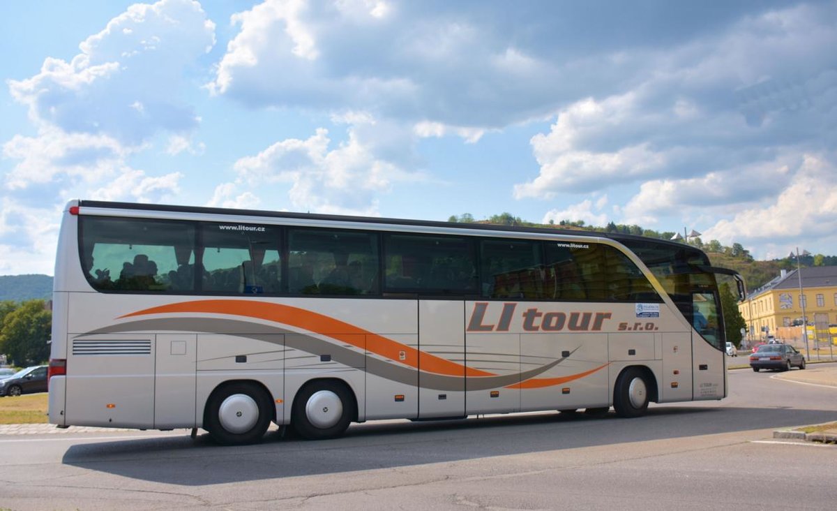 Setra 415 HDH von LI Tour.s.r.o. aus der CZ 2017 in Krems.