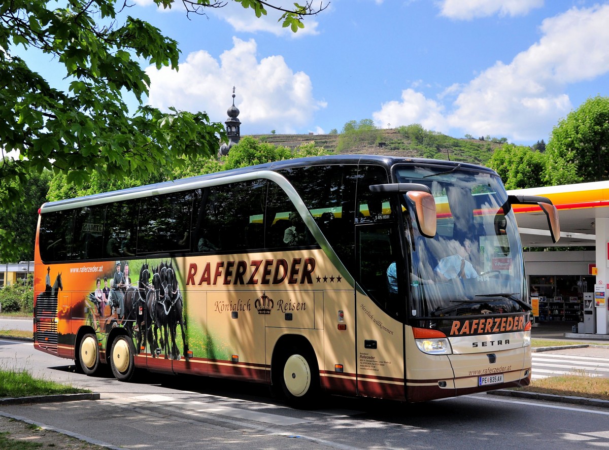 Setra 415 HDH von Raferzeder aus sterreich am 10.Mai 2014 in Krems gesehen.