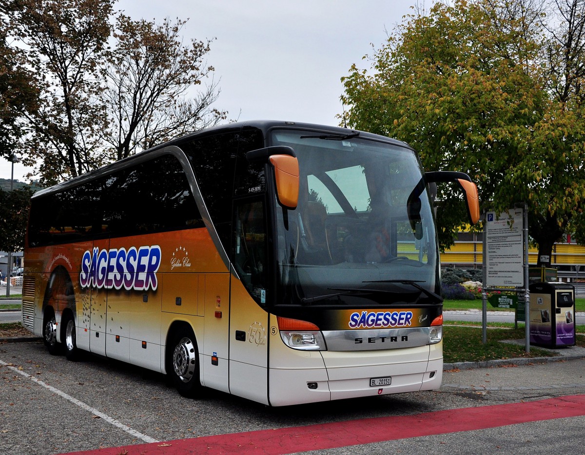 Setra 415 HDH von Sgesser / Schweiz im Herbst 2013 in Krems.