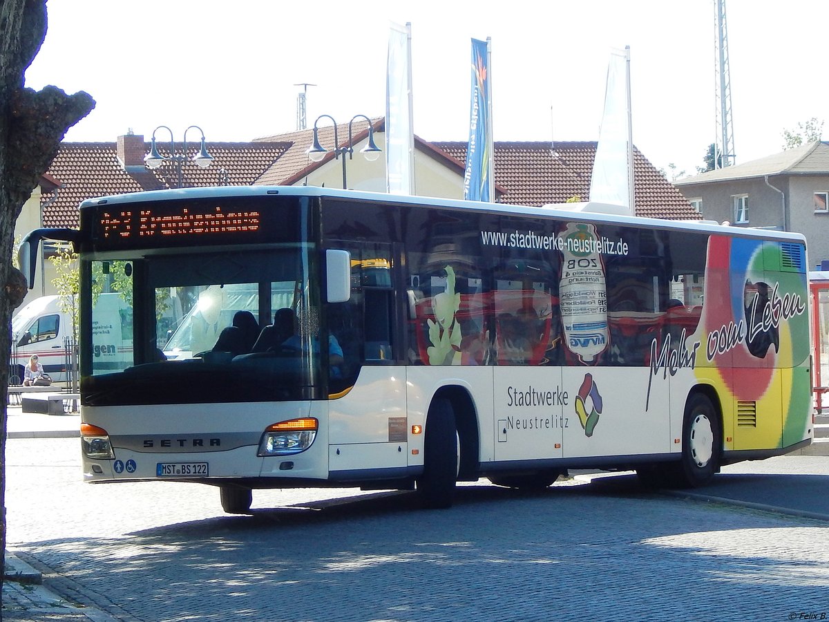 Setra 415 NF von Becker-Strelitz Reisen aus Deutschland in Neustrelitz.