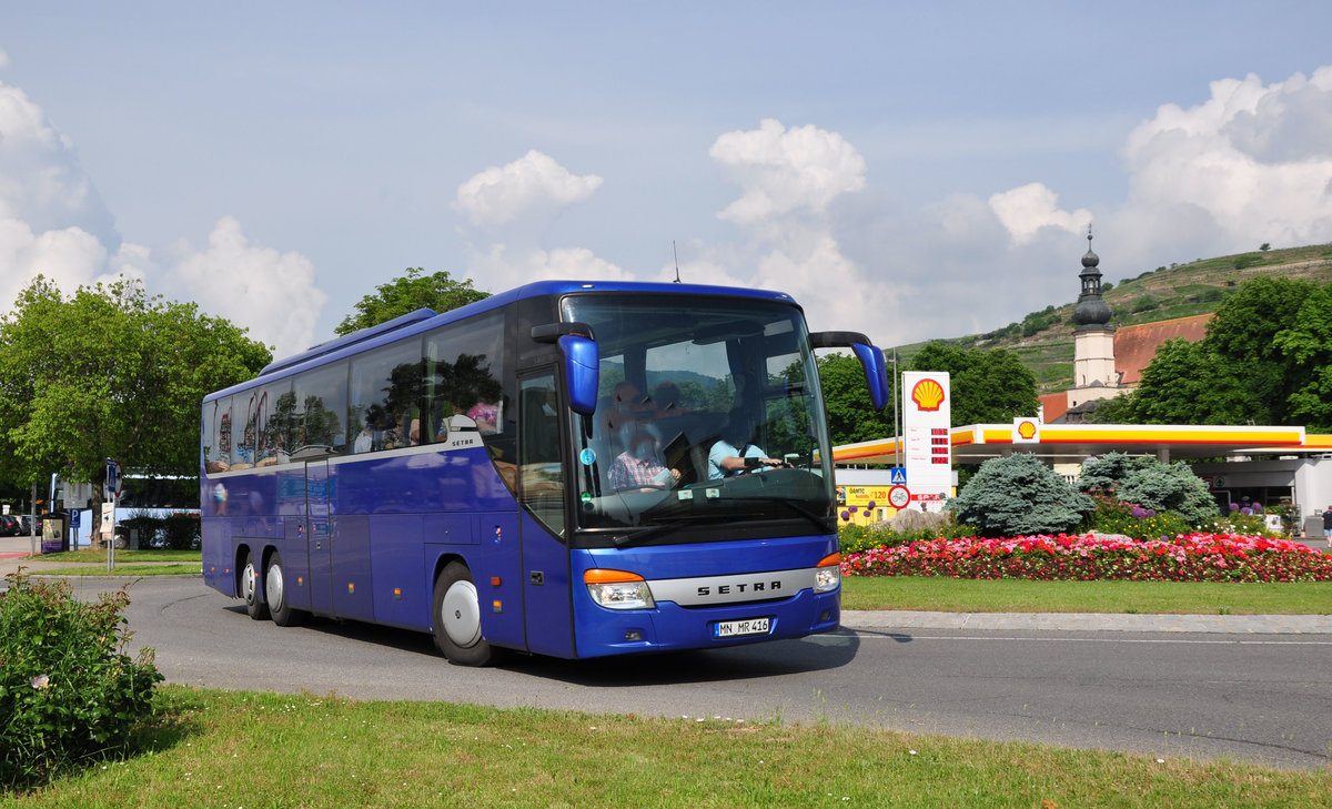 Setra 416 GT-HD aus der BRD in Krems unterwegs.