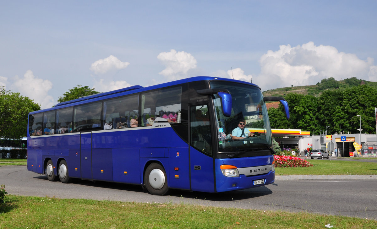 Setra 416 GT-HD aus der BRD in Krems unterwegs.