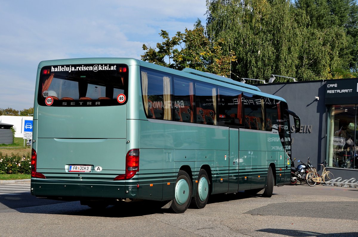 Setra 416 GT-HD von Chalupar Reisen aus sterreich in Krems gesehen.