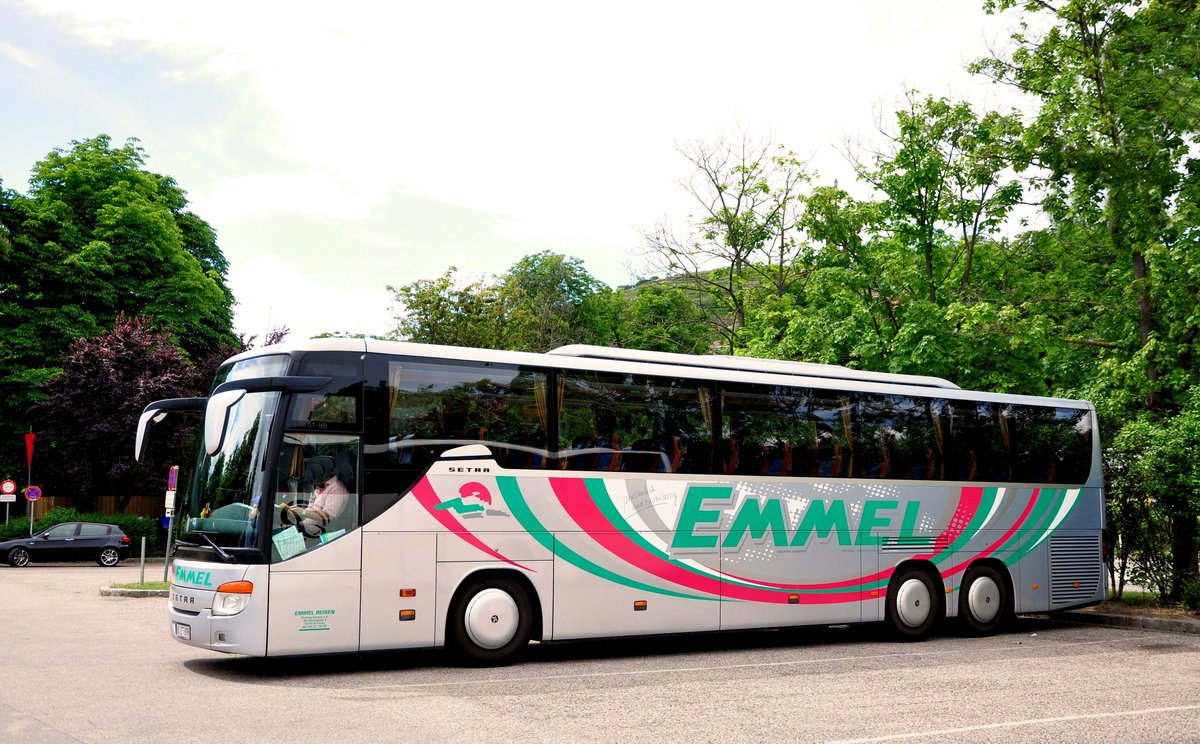 Setra 416 GT-HD von Emmel Reisen aus der BRD in Krems.