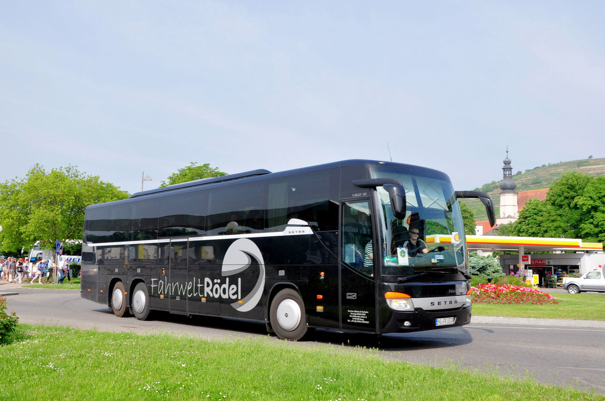 Setra 416 GT-HD von der Fahrwelt RDEl aus der BRD in Krems unterwegs.