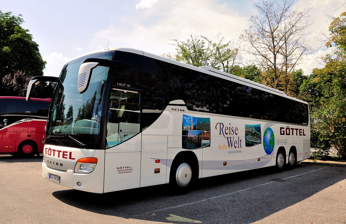 Setra 416 GT-HD von Gttl Reisen aus der BRD in Krems gesehen.