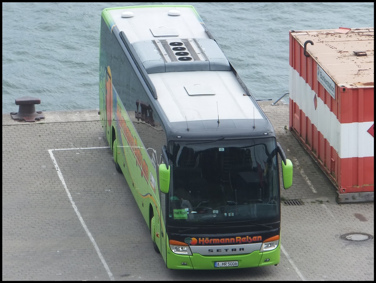 Setra 416 GT-HD von Hrmann Reisen aus Deutschland im Stadthafen Sassnitz.