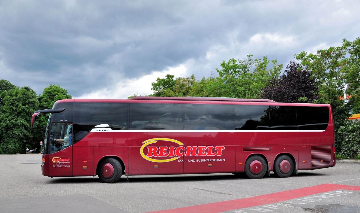 SETRA 416 GT-HD von REICHELT reisenb / BRD am 14.6.2013 in Krems an der Donau.