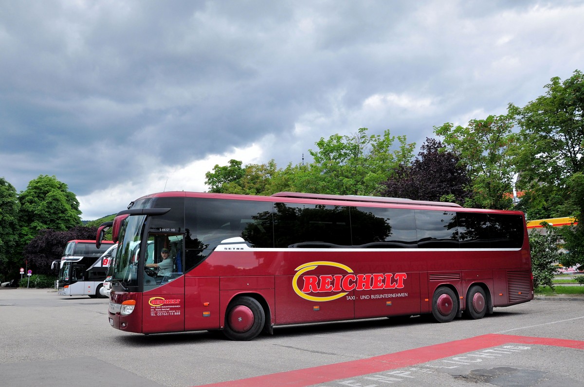 SETRA 416 GT-HD von REICHELT reisenb / BRD am 14.6.2013 in Krems an der Donau.