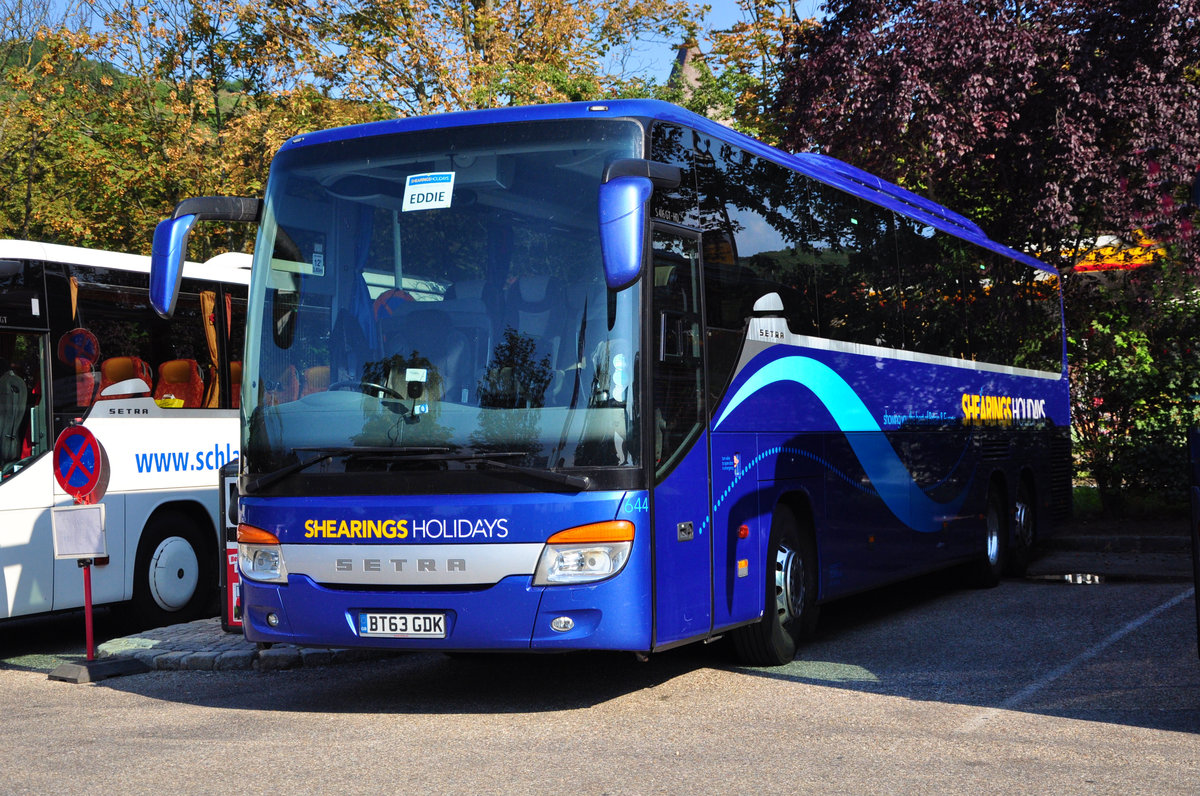 Setra 416 GT-HD von Shearings Holydays aus GB in Krems gesehen.