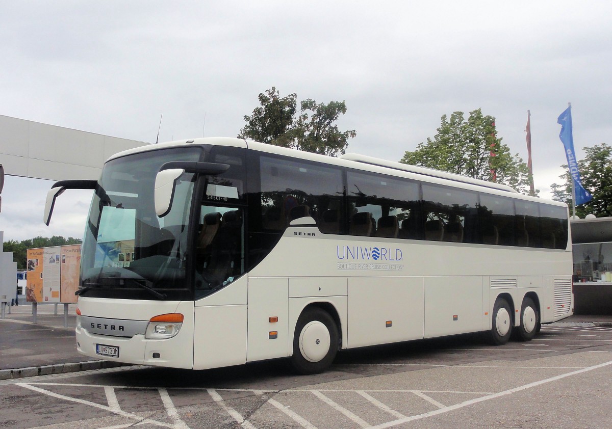 Setra 416 GT-HD von UNIWORLD / SK am 22.6.2013 in Krems an der Donau.