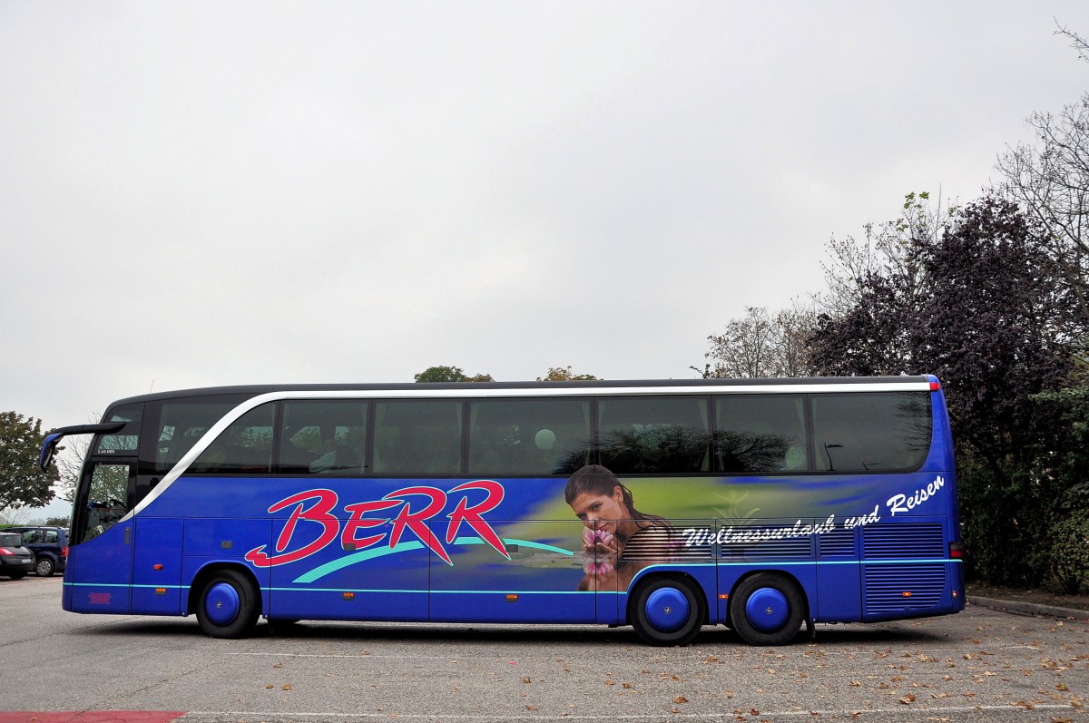 Setra 416 HDH von Berr Reisen aus der BRD am 4.10.2014 in Krems.