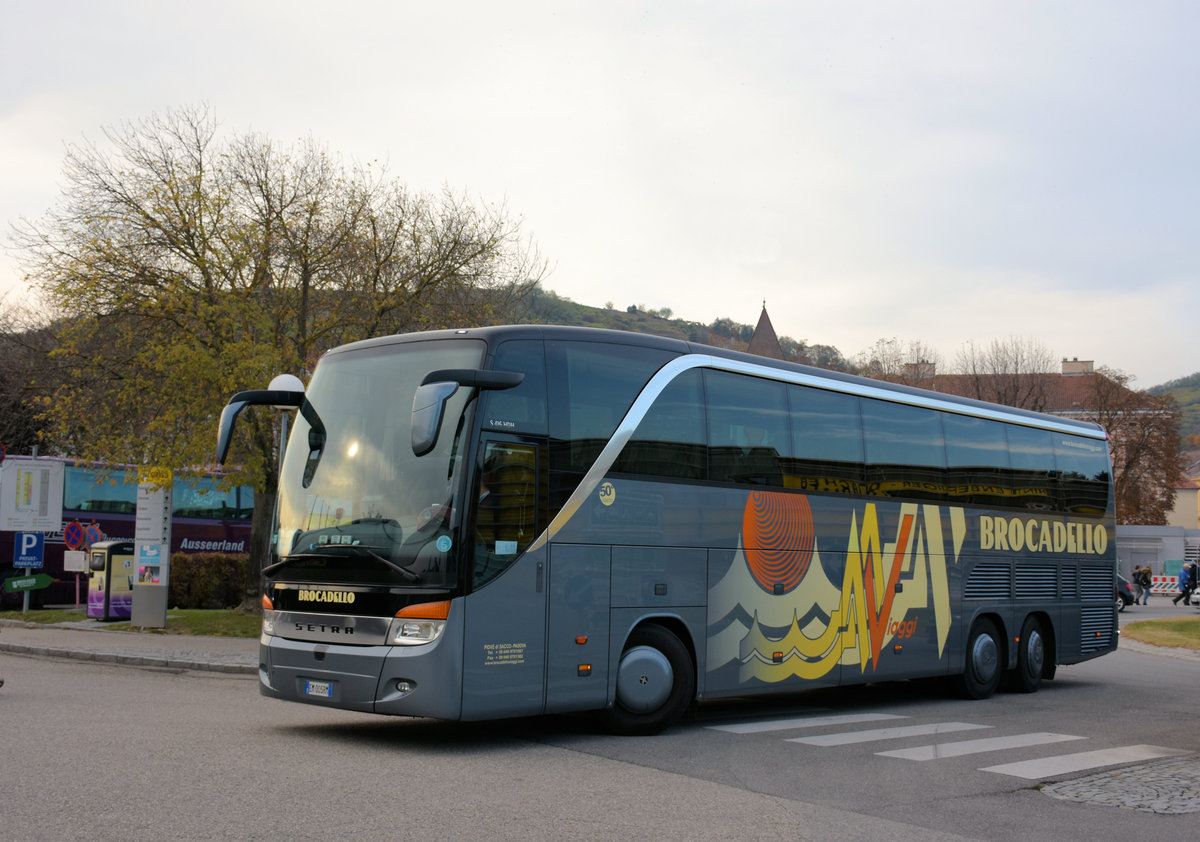 Setra 416 HDH von BROCADELLO aus Italien in Krems.