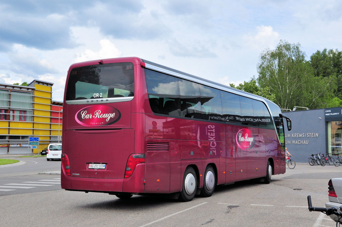 Setra 416 HDH von CAR ROUGE aus der CH in Krems gesehen.