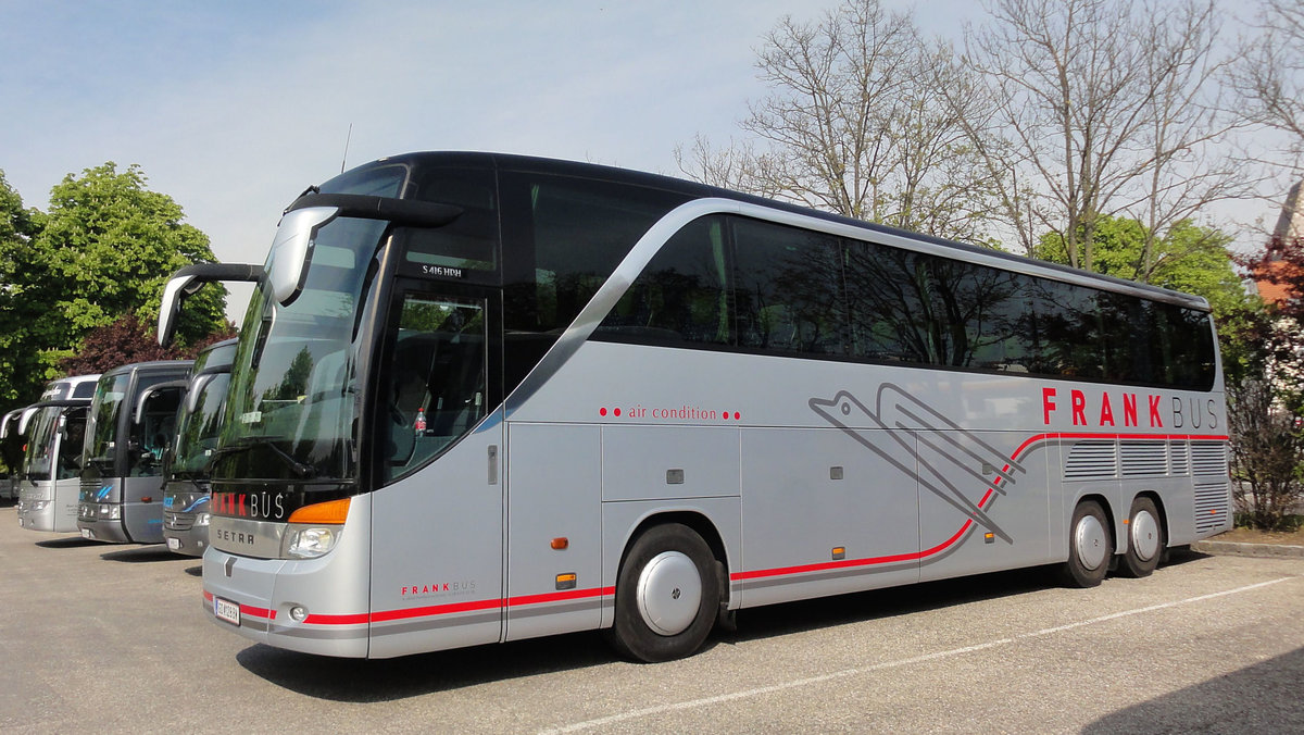 Setra 416 HDH von Frank Bus aus Niedersterreich in Krems gesehen.