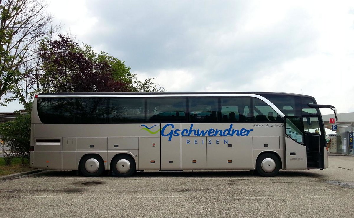 Setra 416 HDH von Gschwendner Reisen aus sterreich 2018 in Krems.