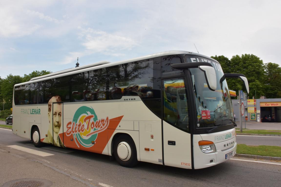 Setra 416 HDH von HANNES Busreisen aus Wien 2018 in Krems.