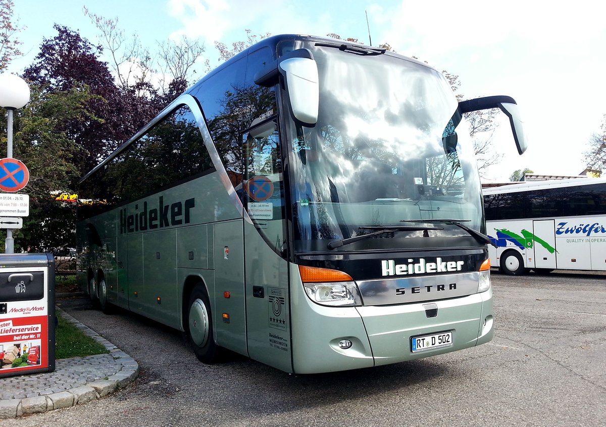 Setra 416 HDH von Heidecker Reisen aus der BRD in Krems.