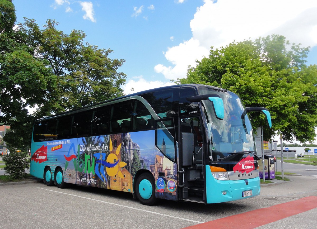 SETRA 416 HDH von KASTNER Busreisen / sterreich am 12.6.2013 in Krems gesehen.