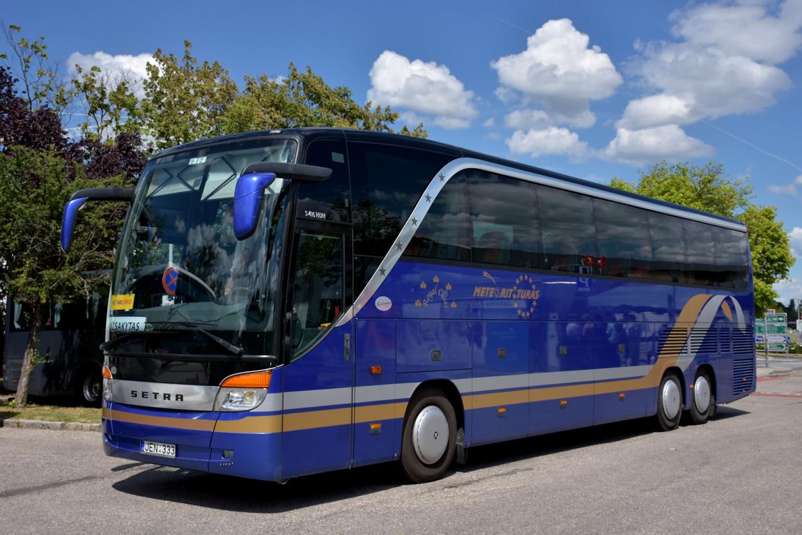 Setra 416 HDH von Meteorit Turas aus LT 06/2017 in Krems.