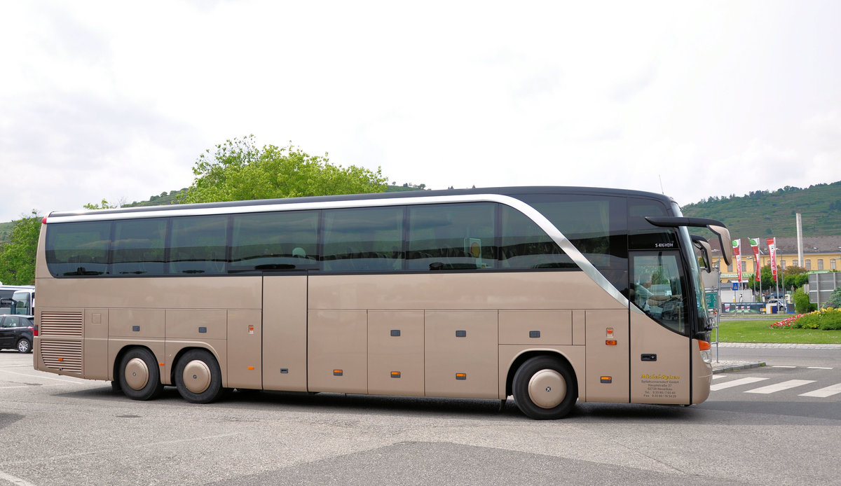 Setra 416 HDH von Michel Reisen aus der BRD in Krems gesehen.