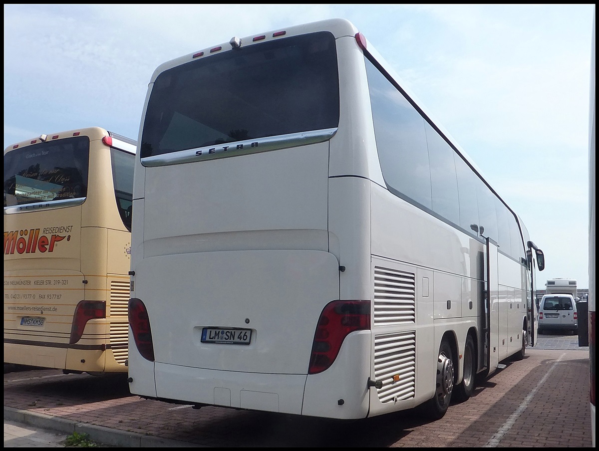 Setra 416 HDH von Schermuly aus Deutschland im Stadthafen Sassnitz.