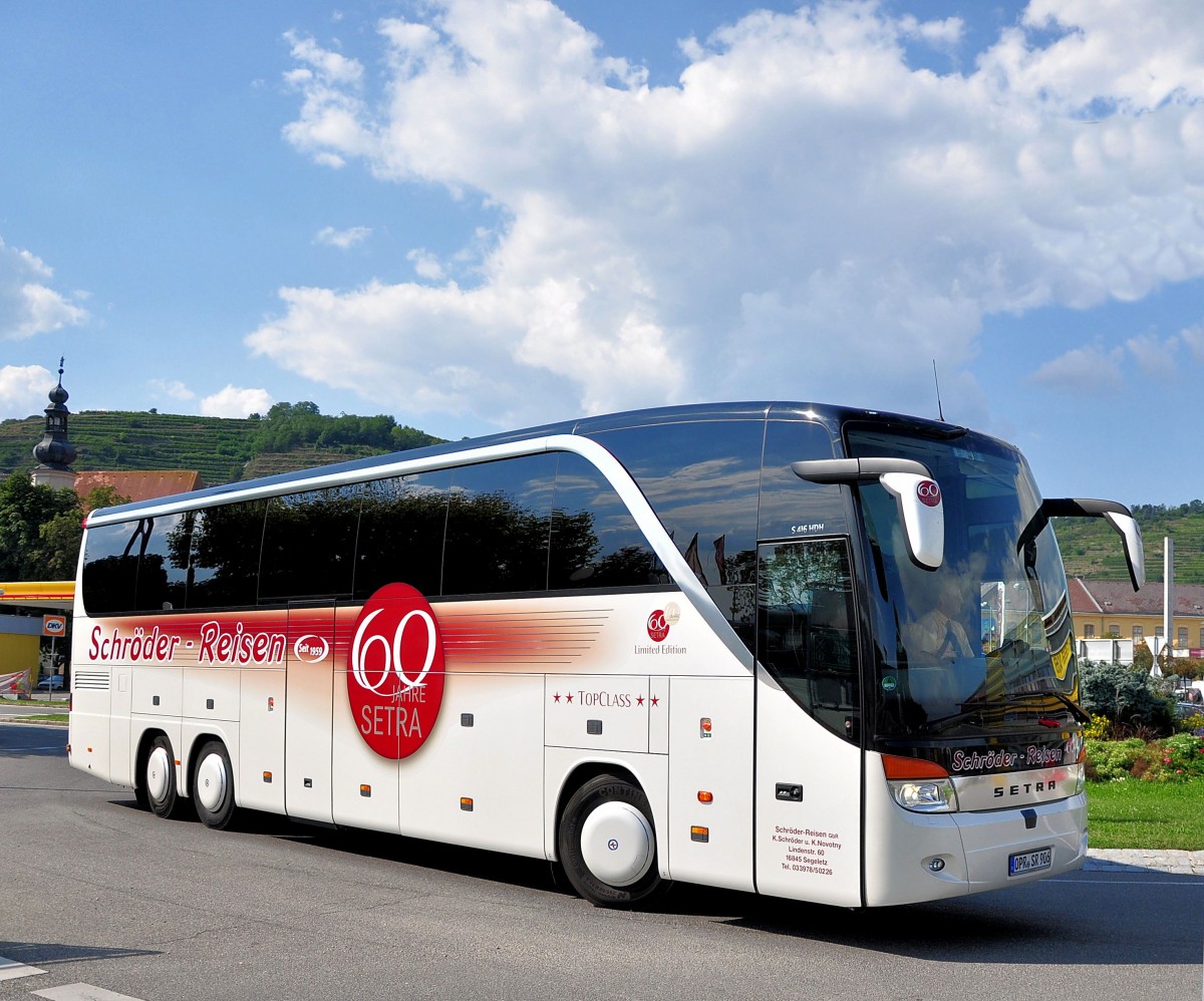 SETRA 416 HDH von SCHRDER Reisen / Deutschland,August 2013 in Krems.