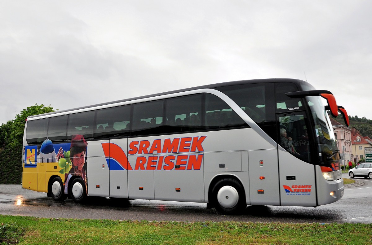 Setra 416 HDH von Sramek Reisen aus sterreich am 17.Mai 2014 in Krems gesehen.