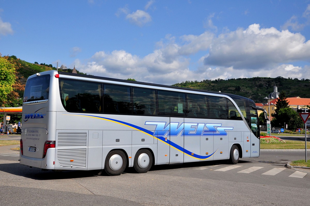 Setra 416 HDH von Weiss Reisen aus sterreich in Krems gesehen.