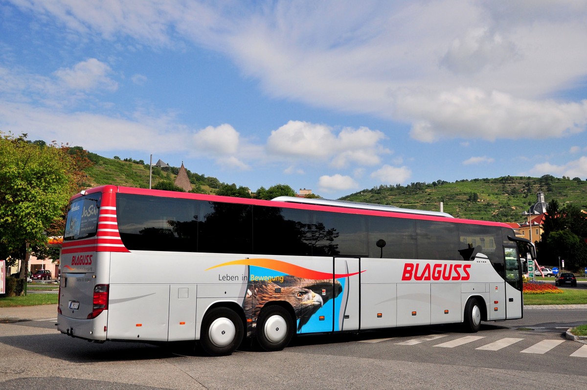 Setra 417 GT-HD von Blaguss aus Wien am 12.Juli 2014 in Krems gesehen.