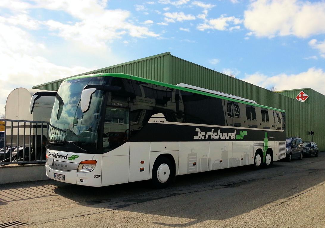 Setra 417 GT-HD von Dr. Richard Reisen aus Wien 2017 in Krems.