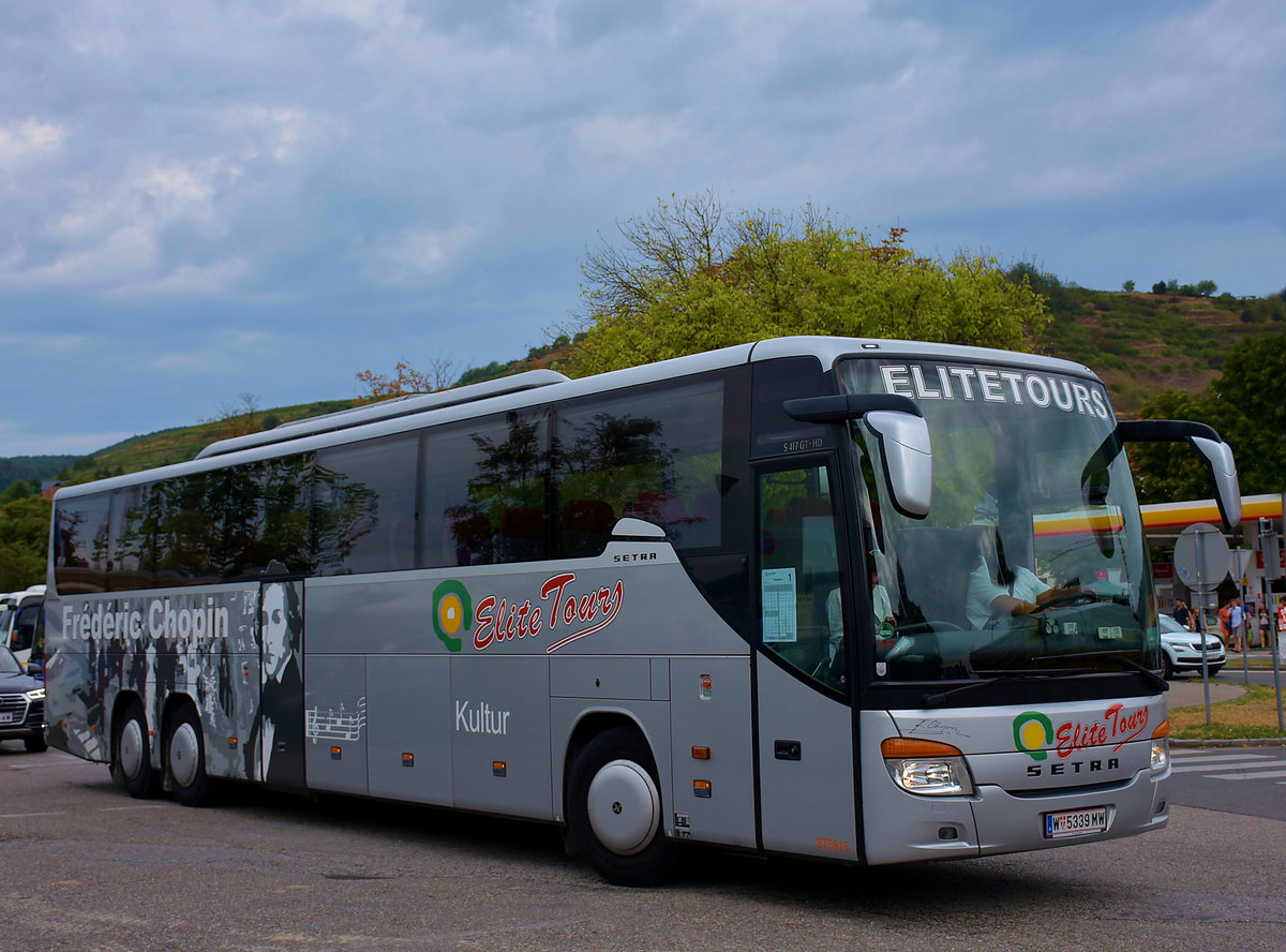 Setra 417 GT-HD von Elite Tours aus sterreich 2017 in Krems.