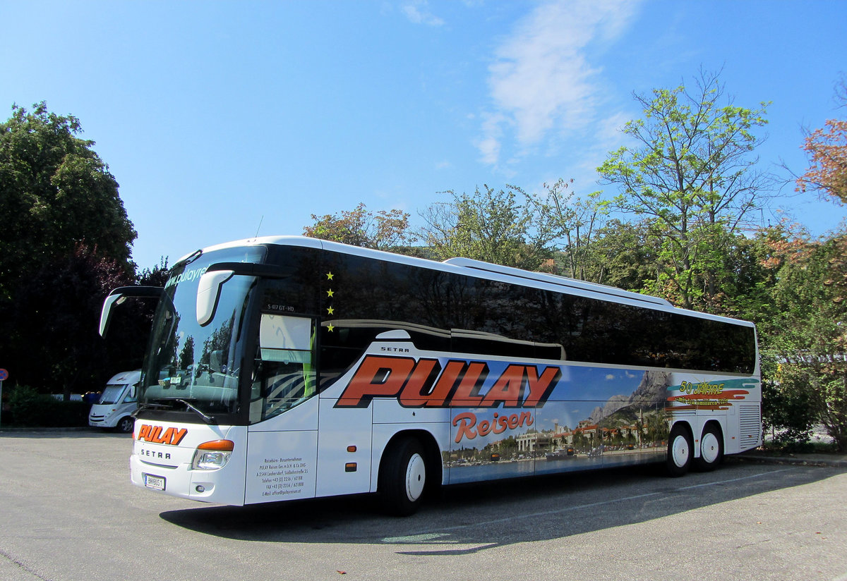 Setra 417 GT-HD von ex Pulay,heute Fa. Kerschner Reisen aus sterreich GB in Krems gesehen.