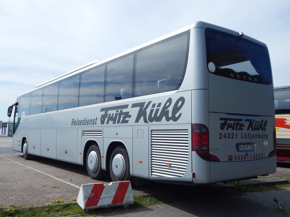 Setra 417 GT-HD von Fritz Kühl aus Deutschland im Stadthafen Sassnitz.