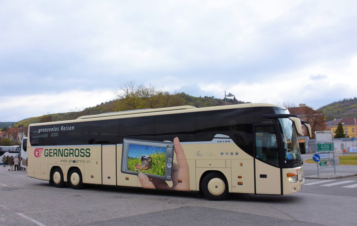 Setra 417 GT-HD von Gerngross Reisen aus sterreich in Krems.