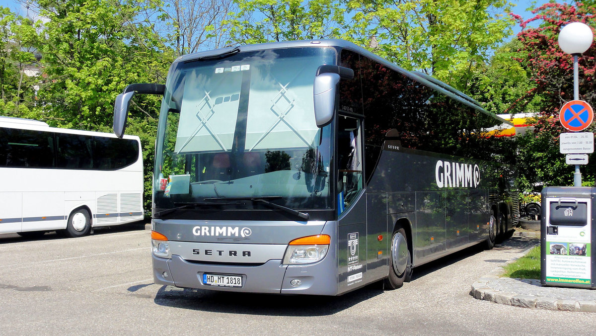 Setra 417 GT-HD von Grimm Reisen aus der BRD in Krems.