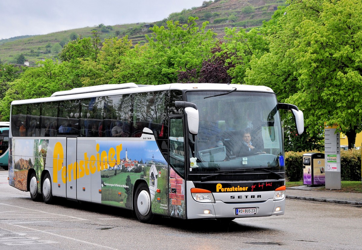 Setra 417 GT-HD von Pernsteiner Reisen aus sterreich am 17.Mai 2014 in Krems gesehen.