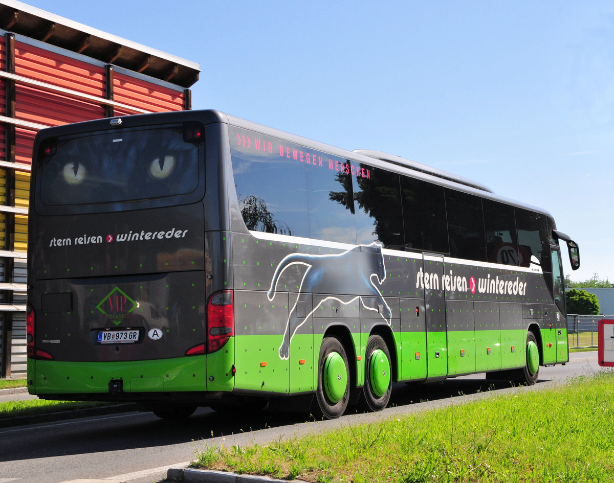 Setra 417 GT- HD von Stern Reisen Wintereder aus sterreich in Krems gesehen.