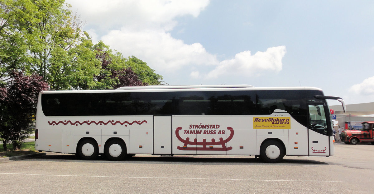 Setra 417 GT-HD von Strmstad Tanum Buss aus Schweden in Krems gesehen.