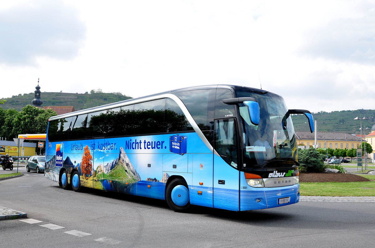 Setra 417 HDH von Albus aus sterreich in Krems gesehen.