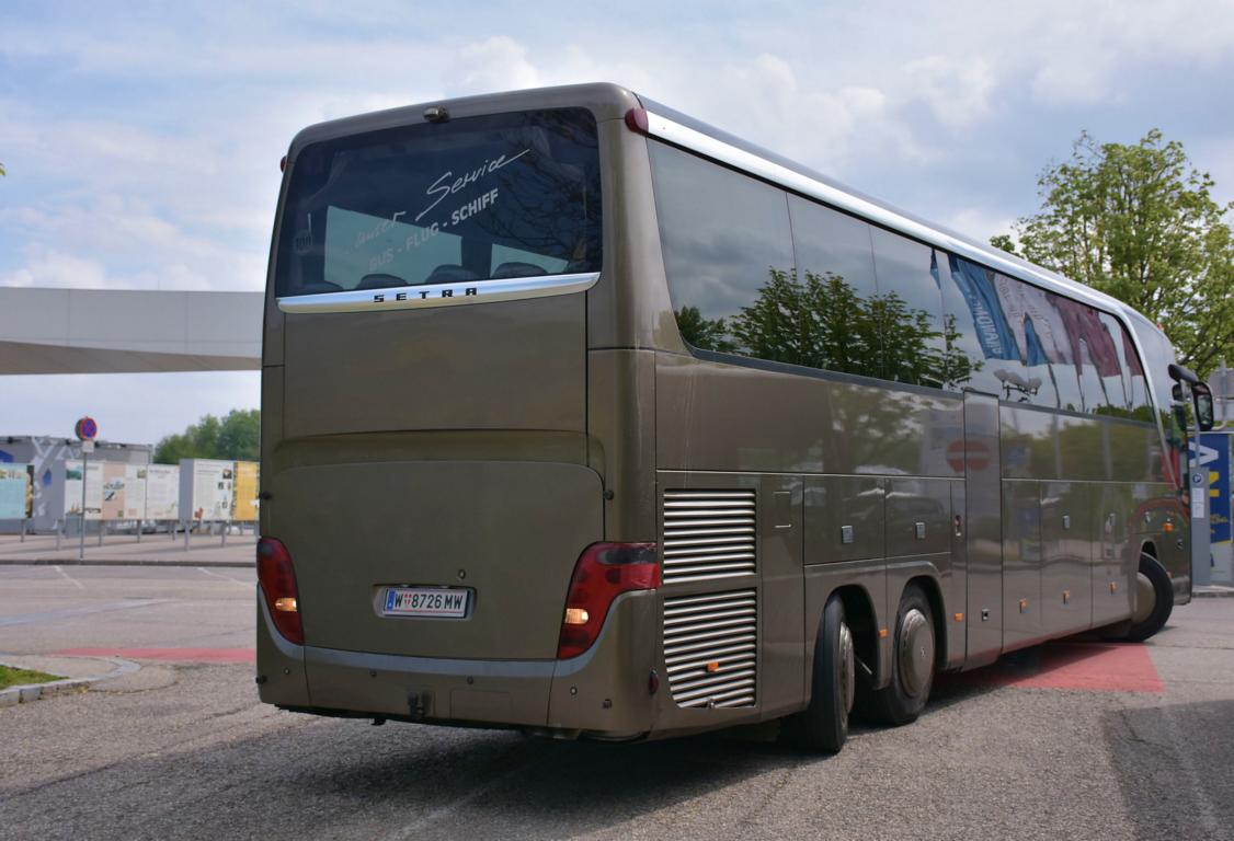 Setra 417 HDH von Bata Reisen aus Wien in Krems.