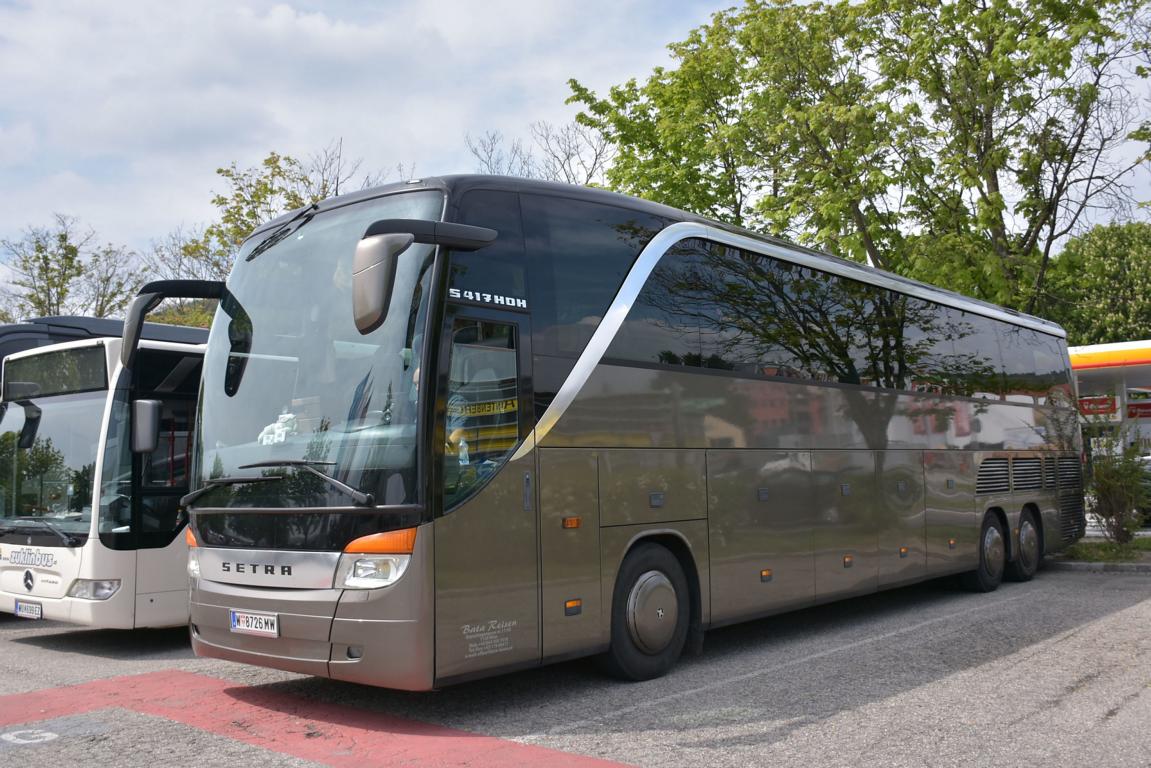 Setra 417 HDH von Bata Reisen aus Wien in Krems.