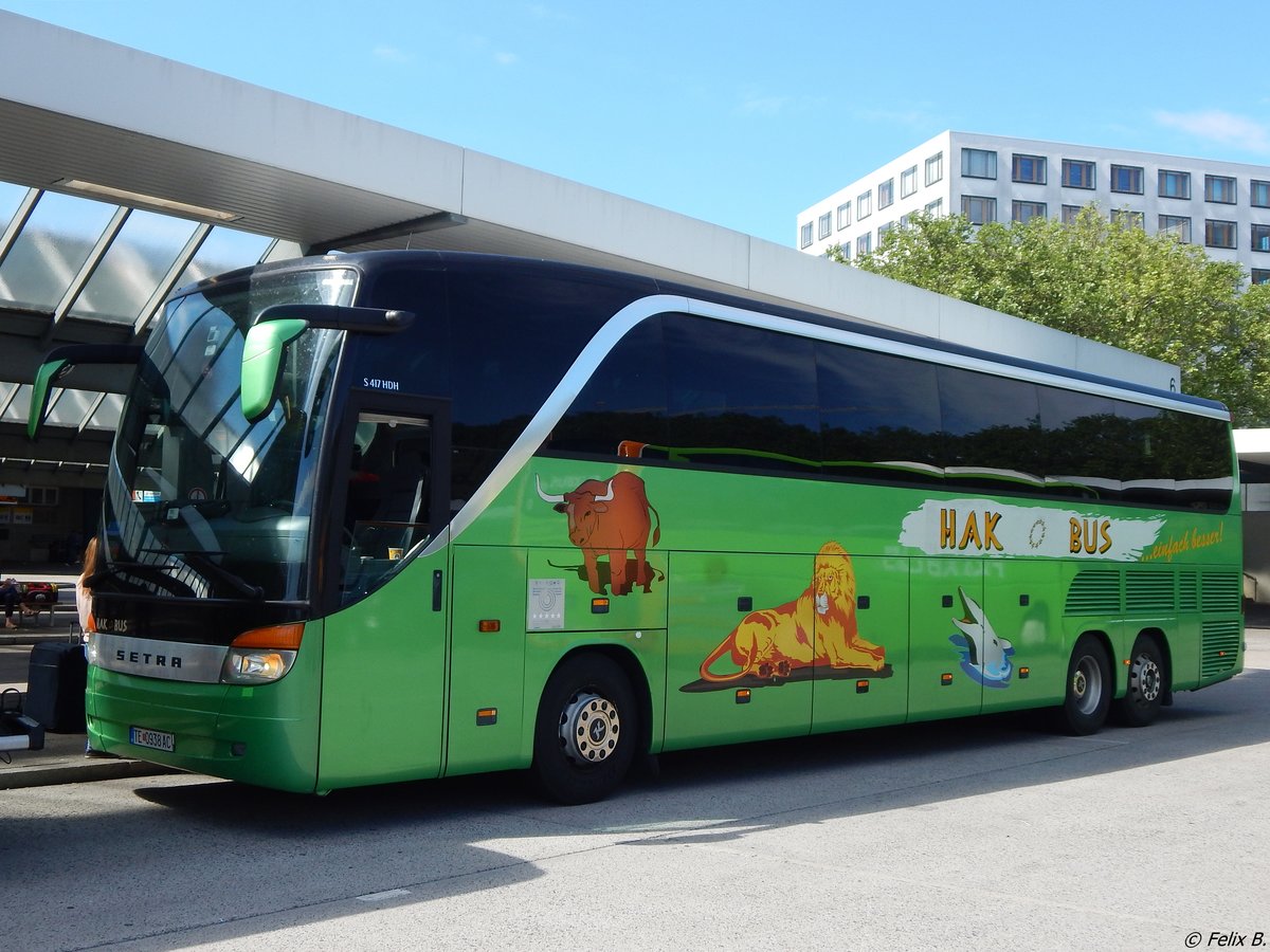 Setra 417 HDH von Hak Bus aus Mazedonien in Berlin.