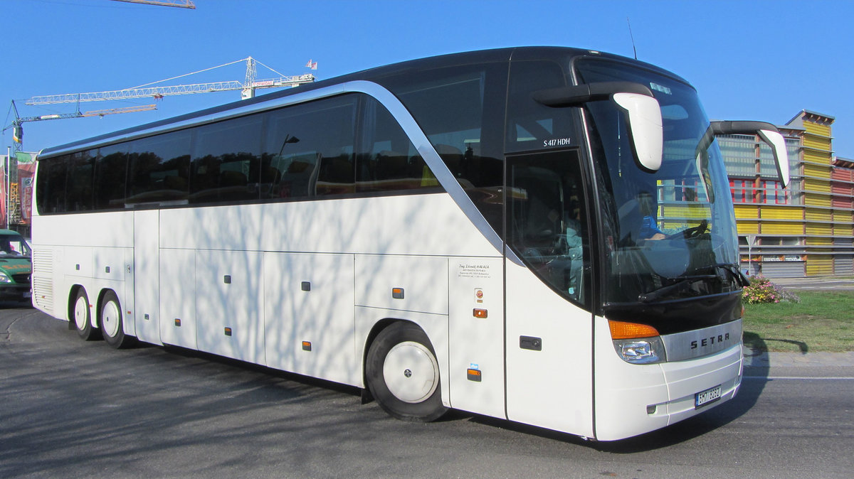 Setra 417 HDH von Ing. Zdenik HAVALA aus der CZ 09/2017 in Krems.