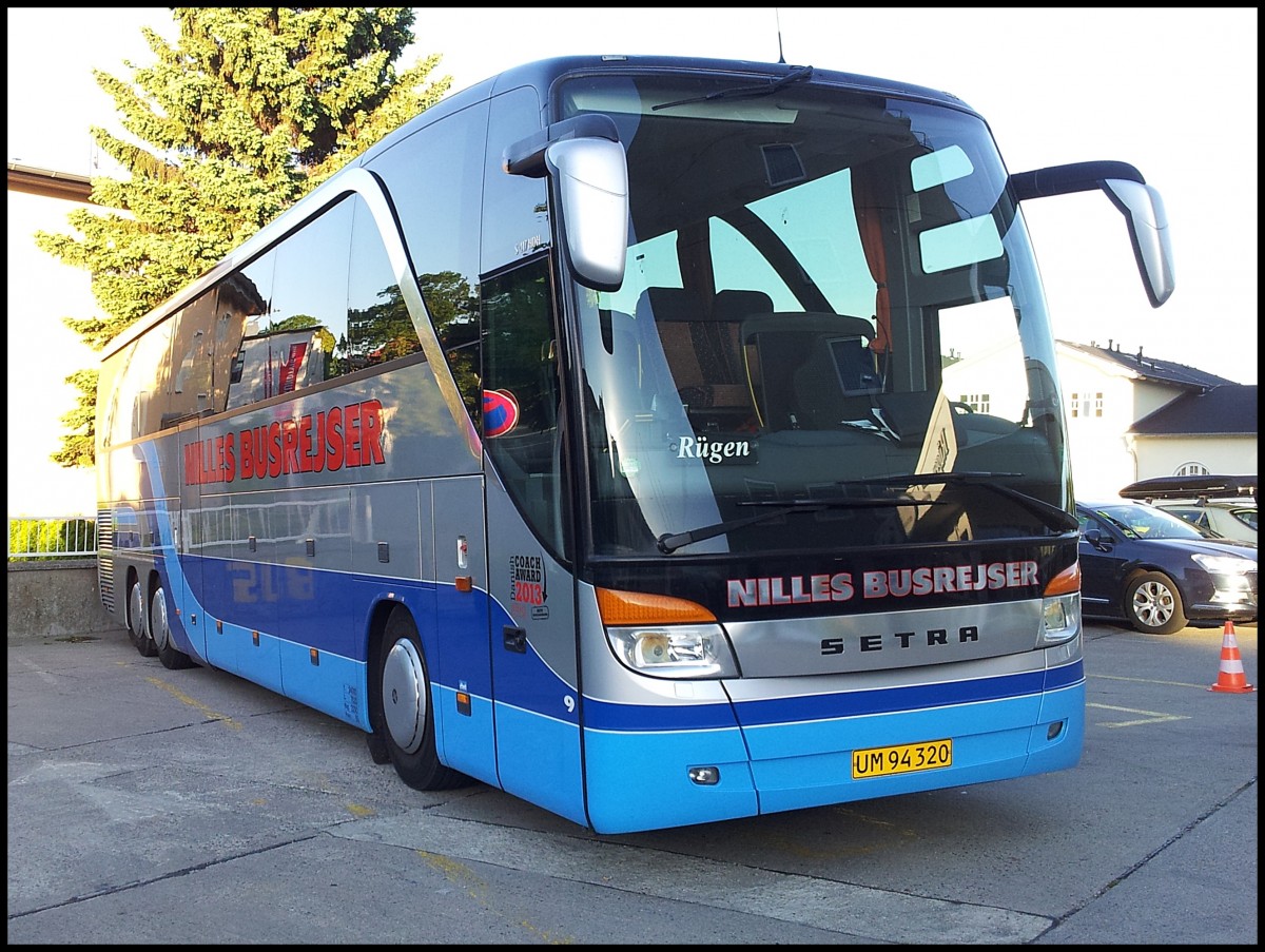 Setra 417 von HDH Nilles aus Dnemark in Sassnitz.