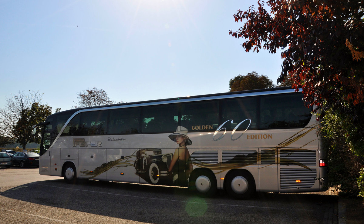 Setra 417 HDH von Pfeifer Reisen aus sterreich in Krems.