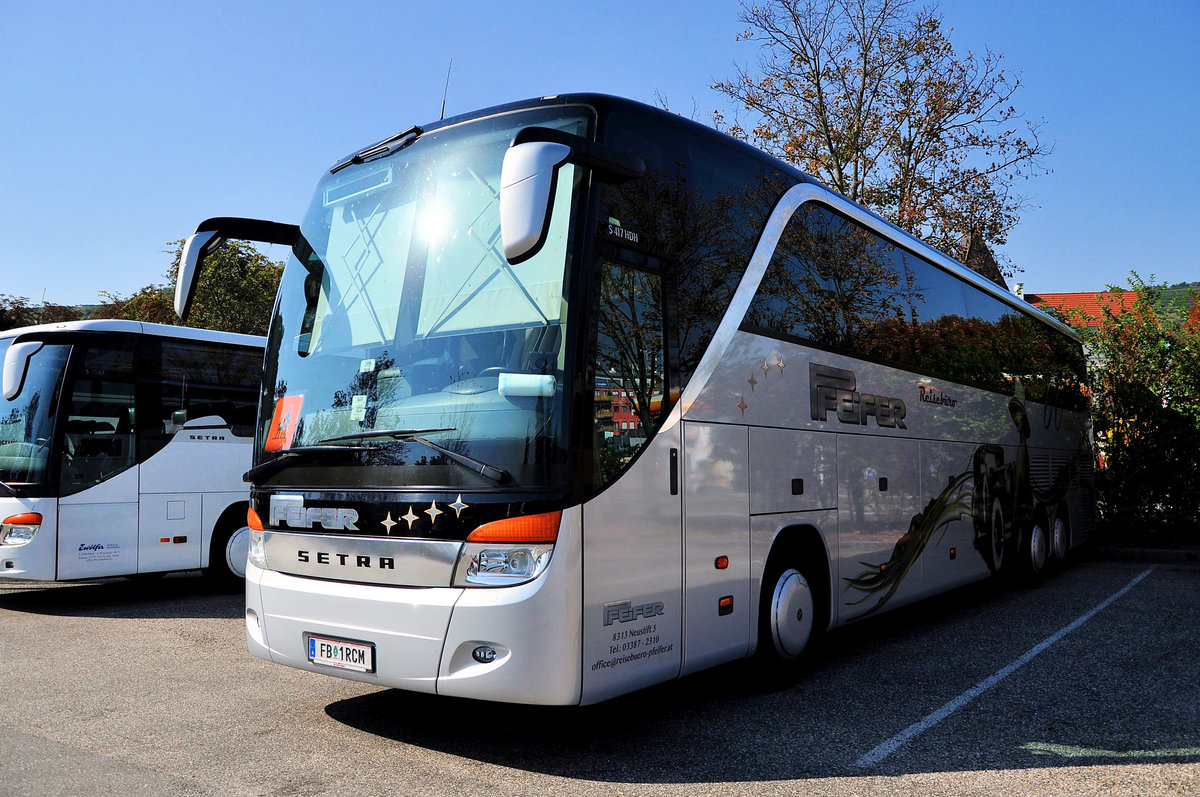 Setra 417 HDH von Pfeifer Reisen aus sterreich in Krems.