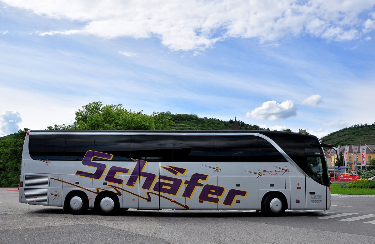 SETRA 417 HDH von SCHFER Reisen / BRD am 22.5.2013 in Krems an der Donau.