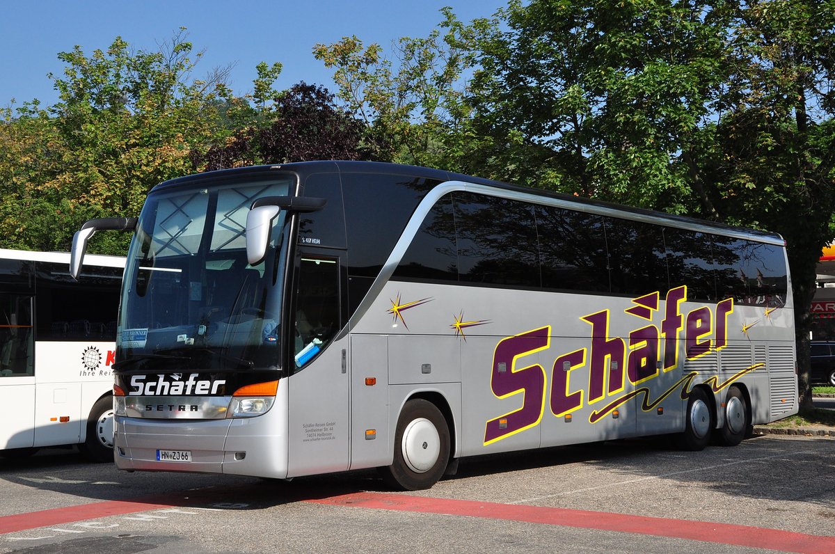 Setra 417 HDH von Schfer Reisen aus der BRD in Krems gesehen.